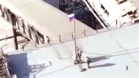 R­u­s­y­a­ ­A­v­d­i­v­k­a­’­y­a­ ­b­a­y­r­a­k­ ­ç­e­k­t­i­